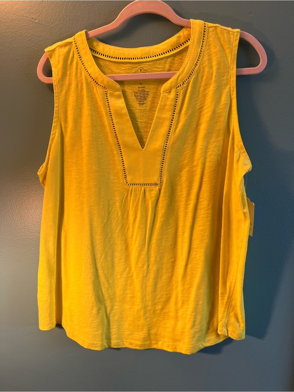 St John’s Bay V Neck Yellow Tank Top Size XL NWT